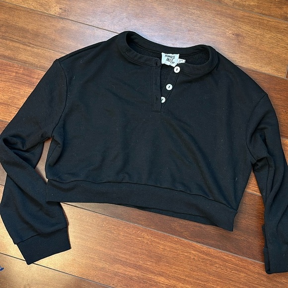 Princess Polly Tops - Princess Polly Boxy Fit Cropped V Neck Sweatshirt Black Size 4